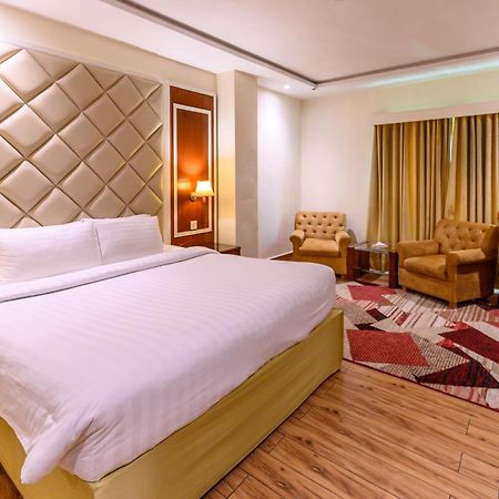 Hotel One Faisalabad Exterior foto