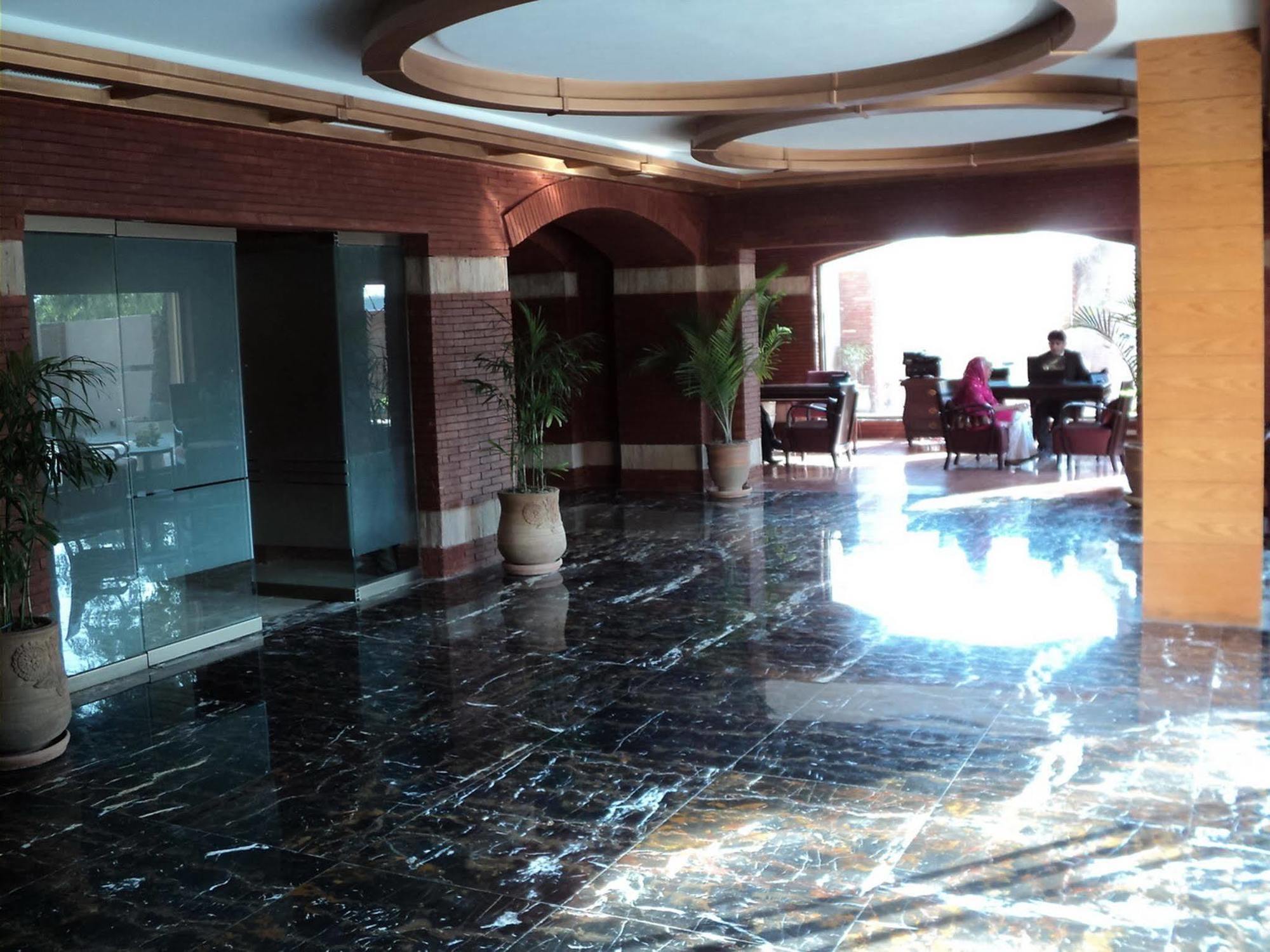 Hotel One Faisalabad Interior foto