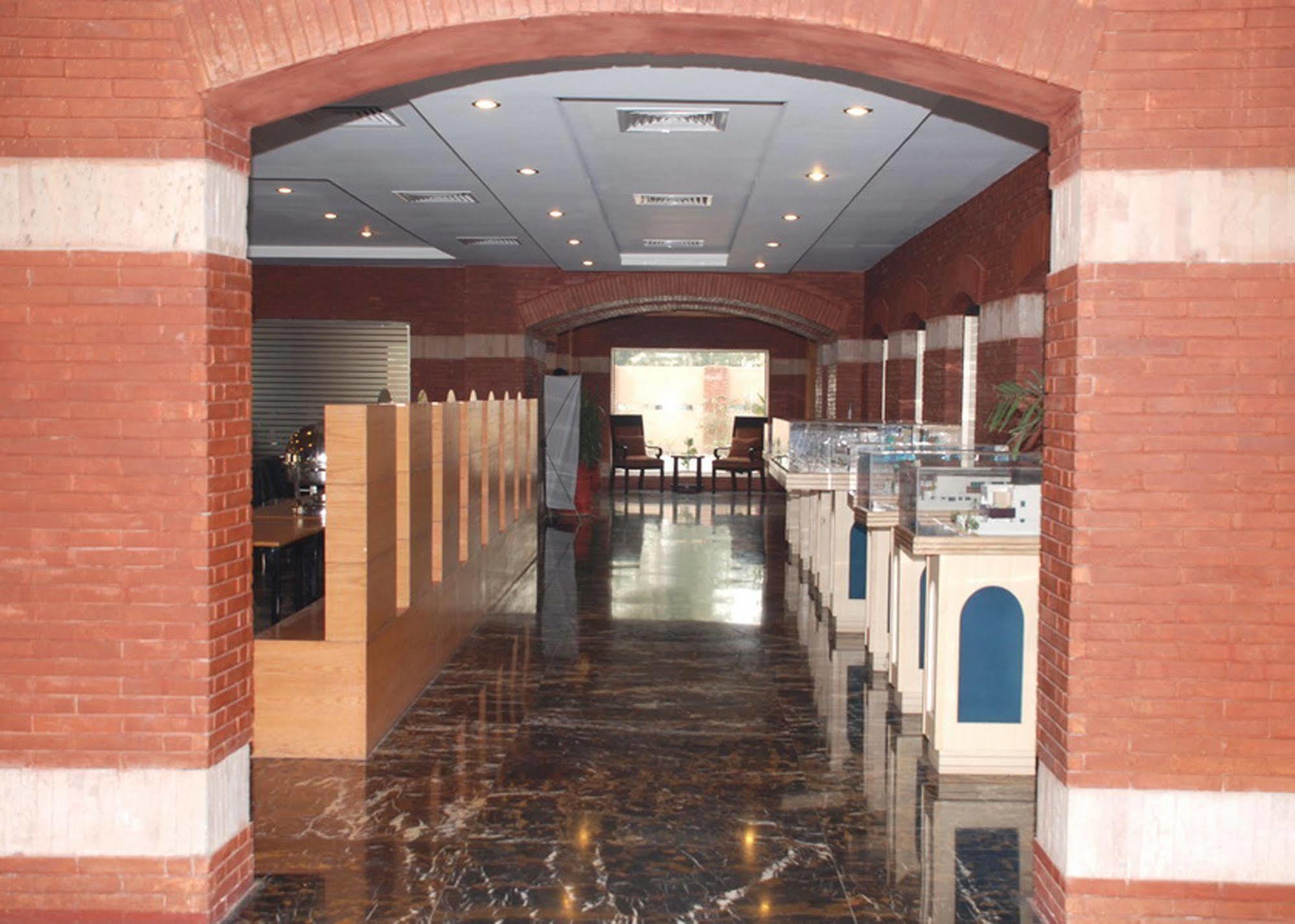 Hotel One Faisalabad Interior foto